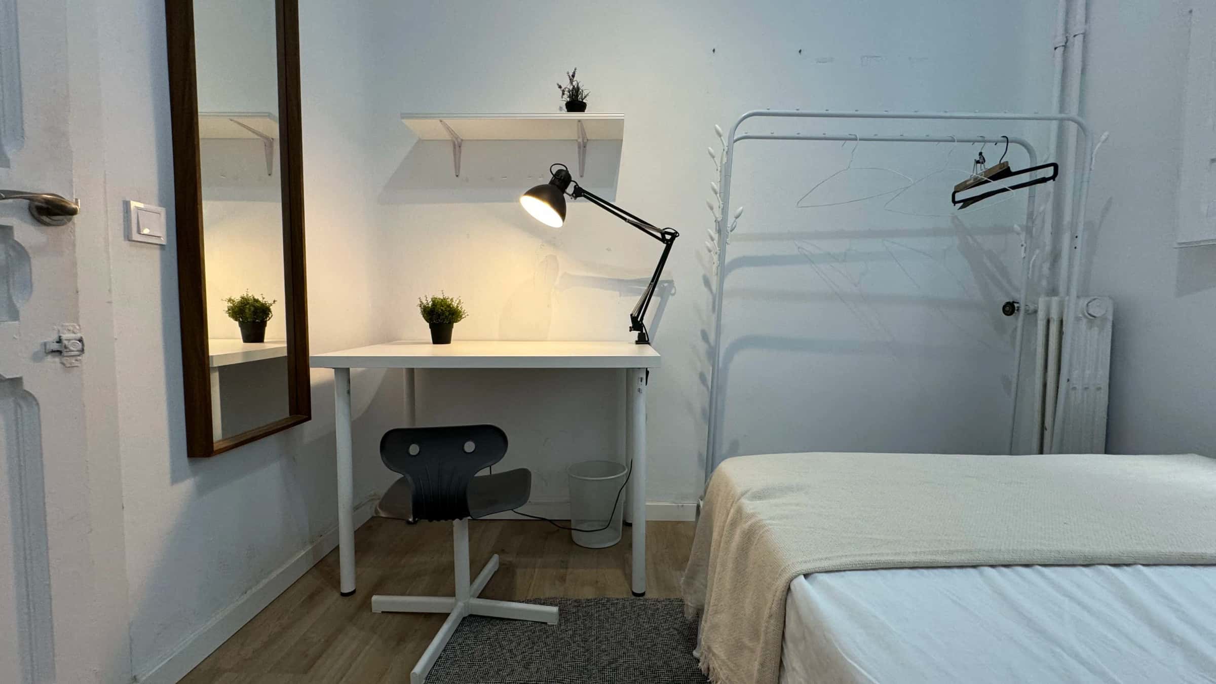 Stanza in Calle de Vallehermoso, Madrid di 100 m² con 5 camere