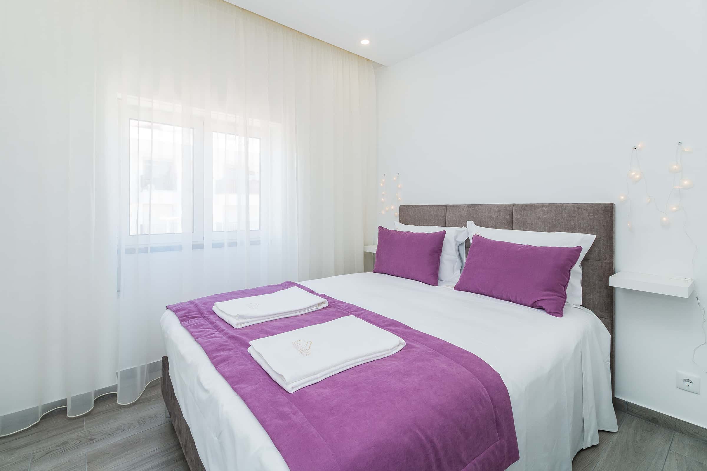 Bright 2-bedroom apartment in Lagos (From October to March only)