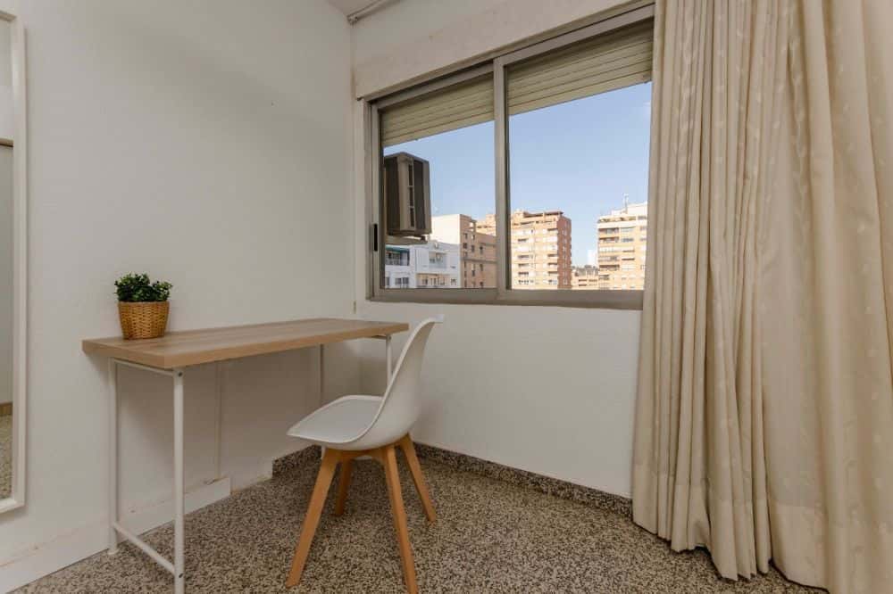 Acogedora habitación en calle Monestir de poblet