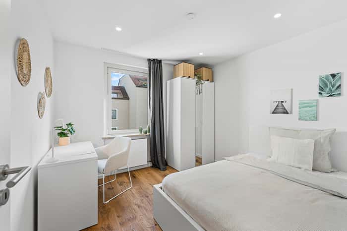 Listing photo thumbnail