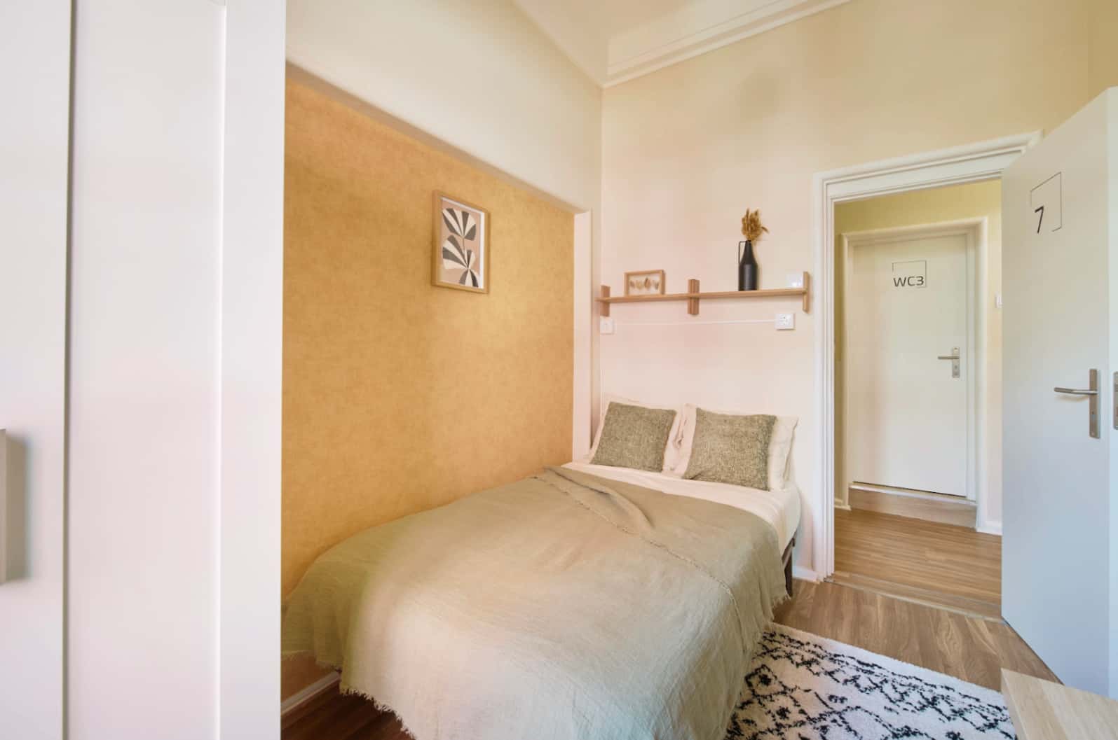 Room in Lisbon, close to the metro - Room 7