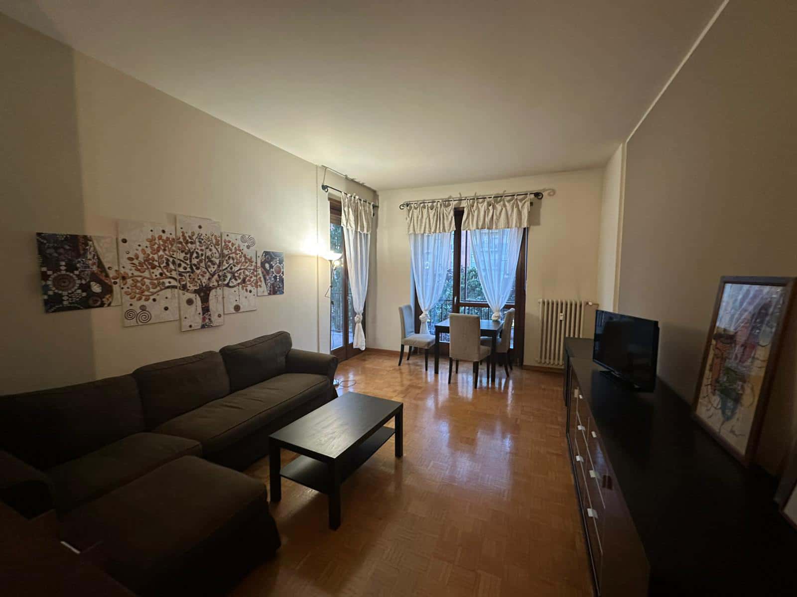 Apartamento em Corso Cosenza, Torino para 97 m² com 2 quartos