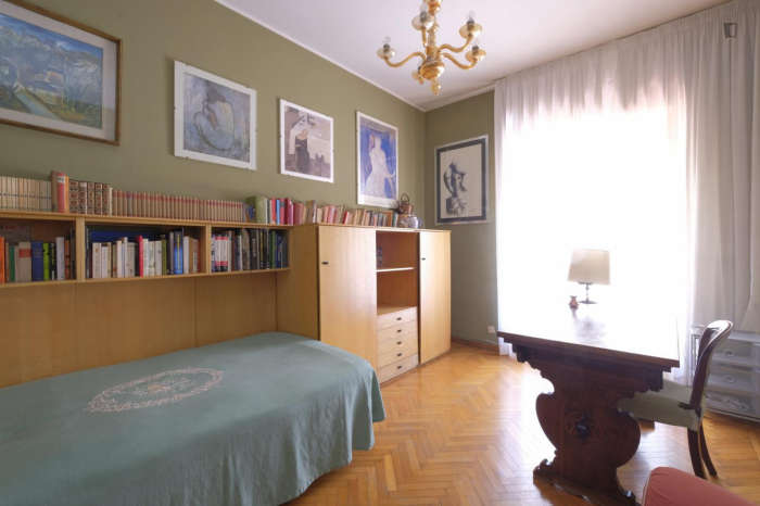 Listing photo thumbnail