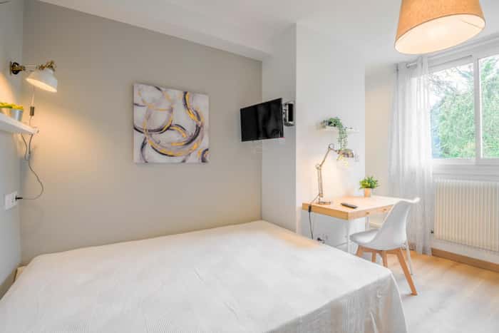 Listing photo thumbnail