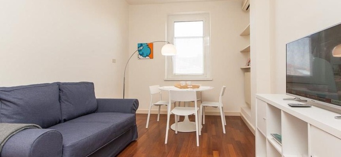 Listing photo thumbnail