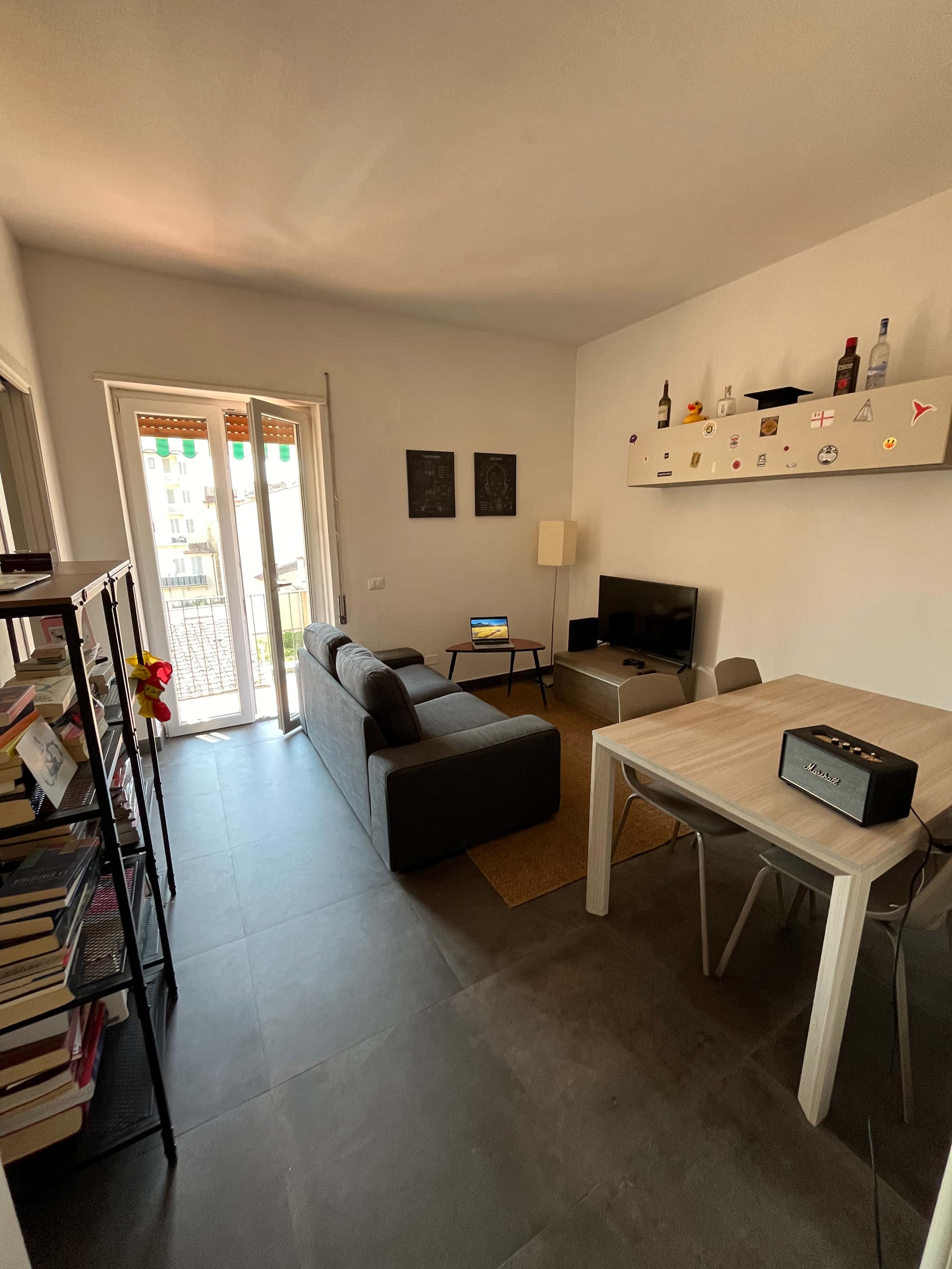 Appartamento in Via delle Ghiacciaie, Firenze di 70 m² con 1 camera