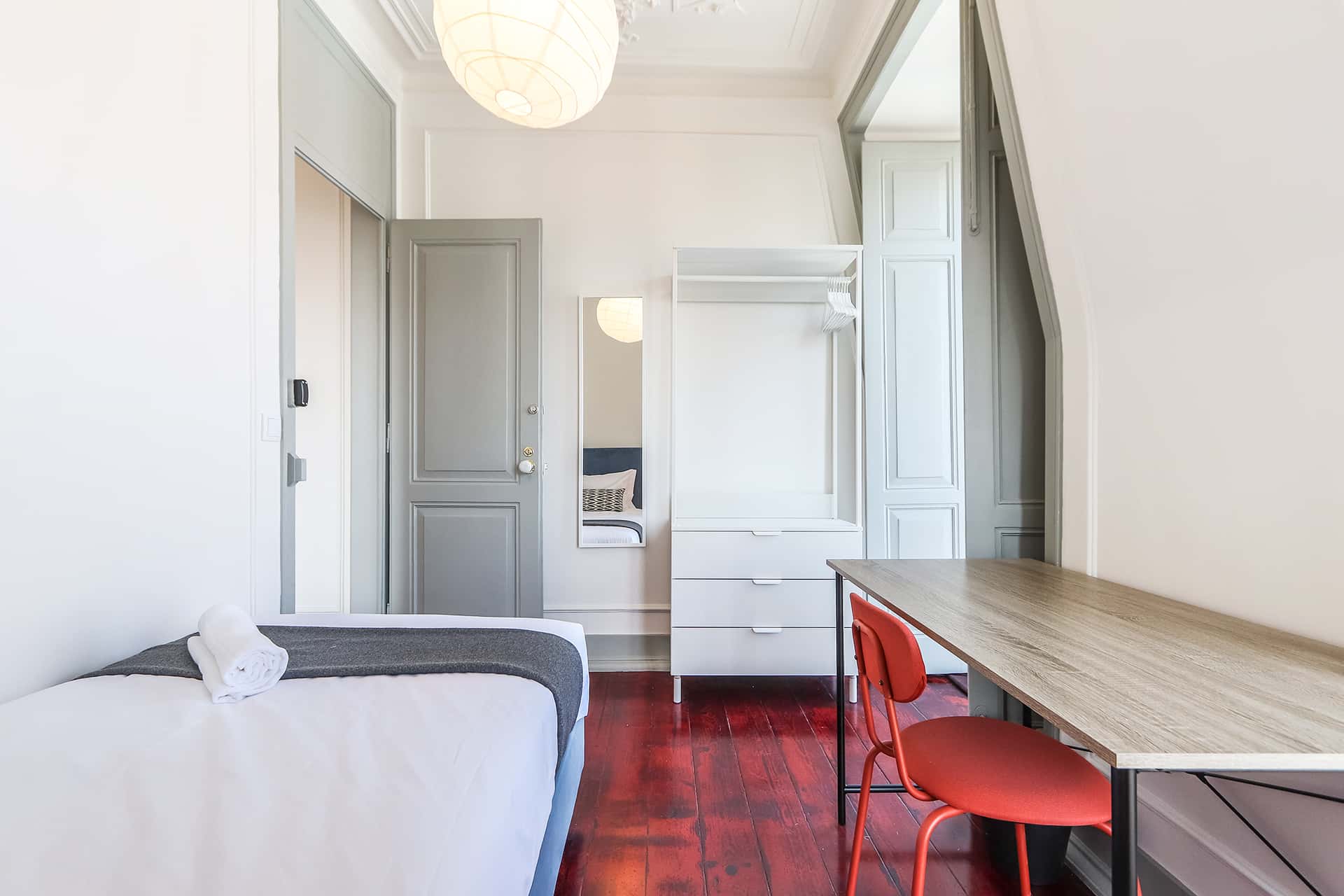 Luminous single bedroom with balcony in Campo de Ourique - Room 2