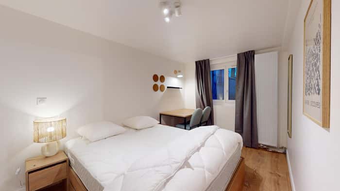 Listing photo thumbnail