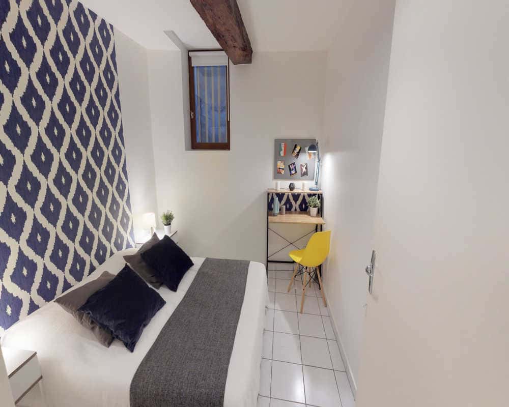 Chambre dans le rue Neuve