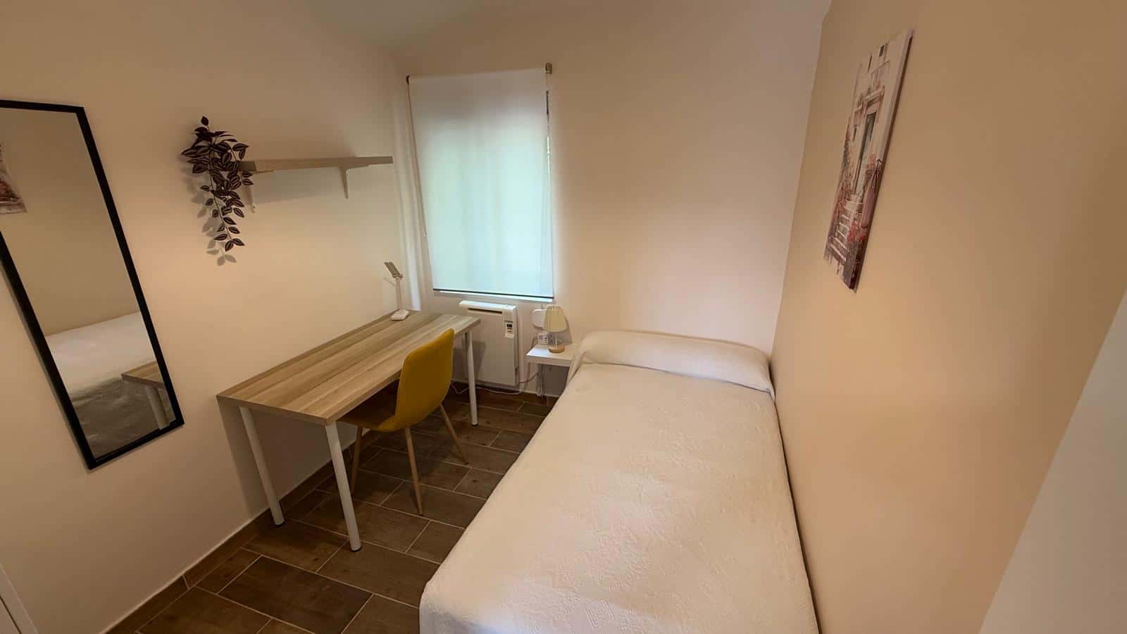 Habitación en Calle de Jacinto Benavente, Valladolid para 60 m² con 4 dormitorios