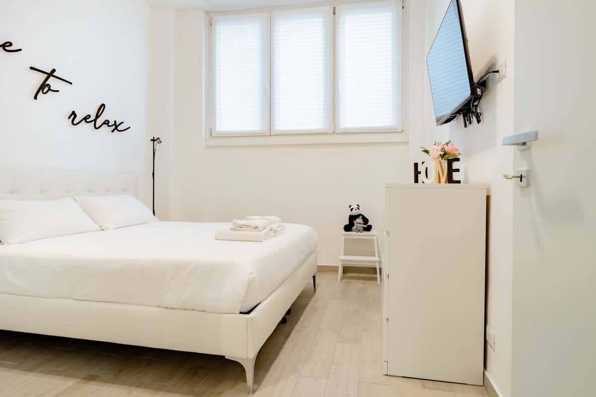 Bilocale in Viale Carlo Troya a Milano