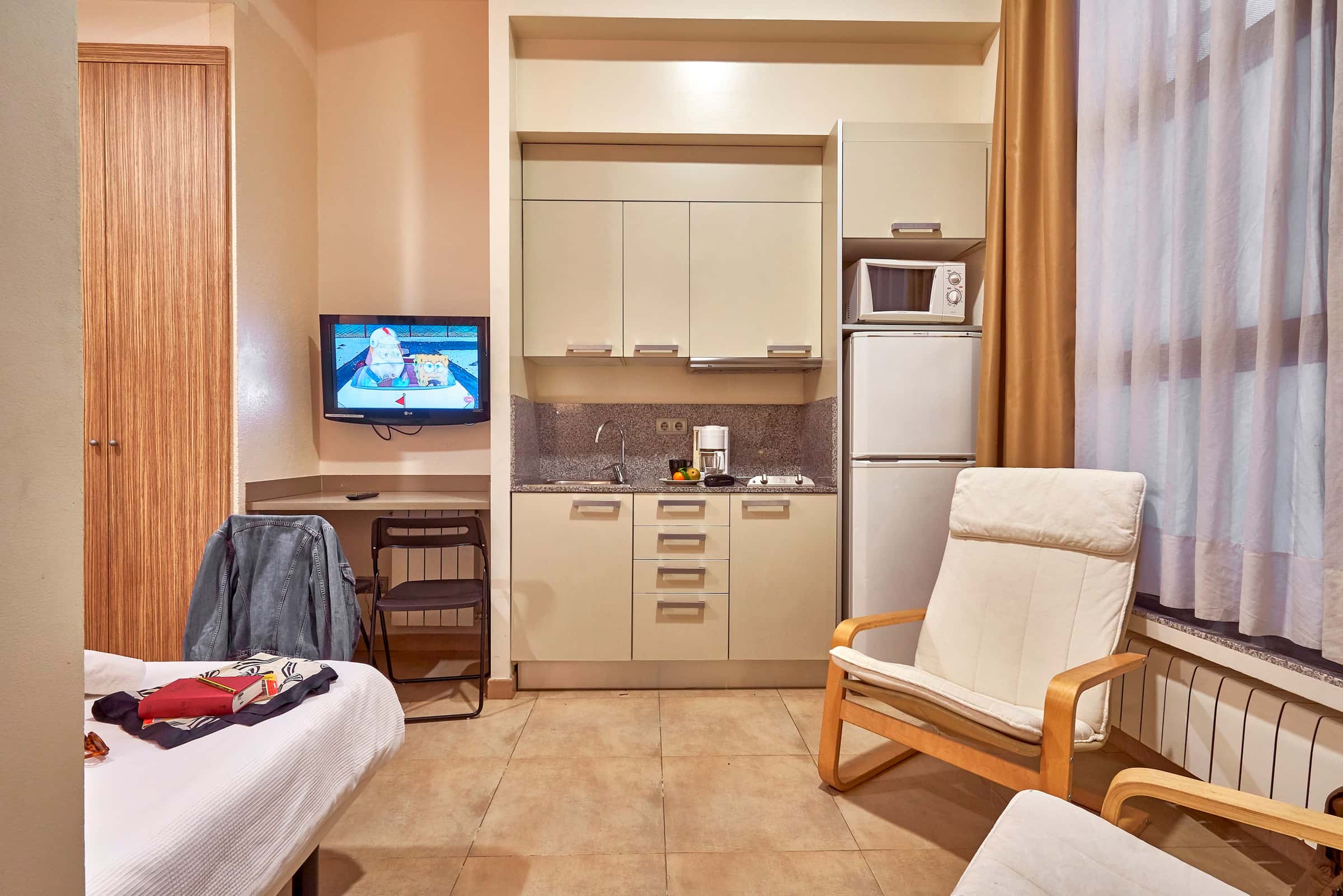 Sants estudio2001-A1 ·