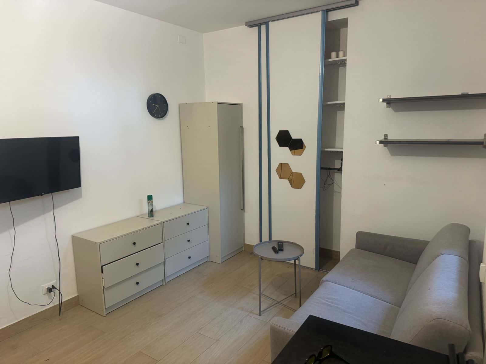 Apartment in Viale Tibaldi, Milano for 26 m²