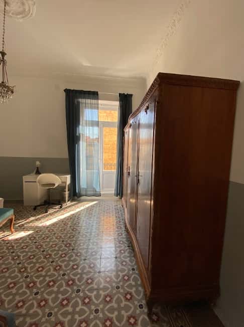 Habitación en piso de 5 habitaciones en Ciutat Vella
