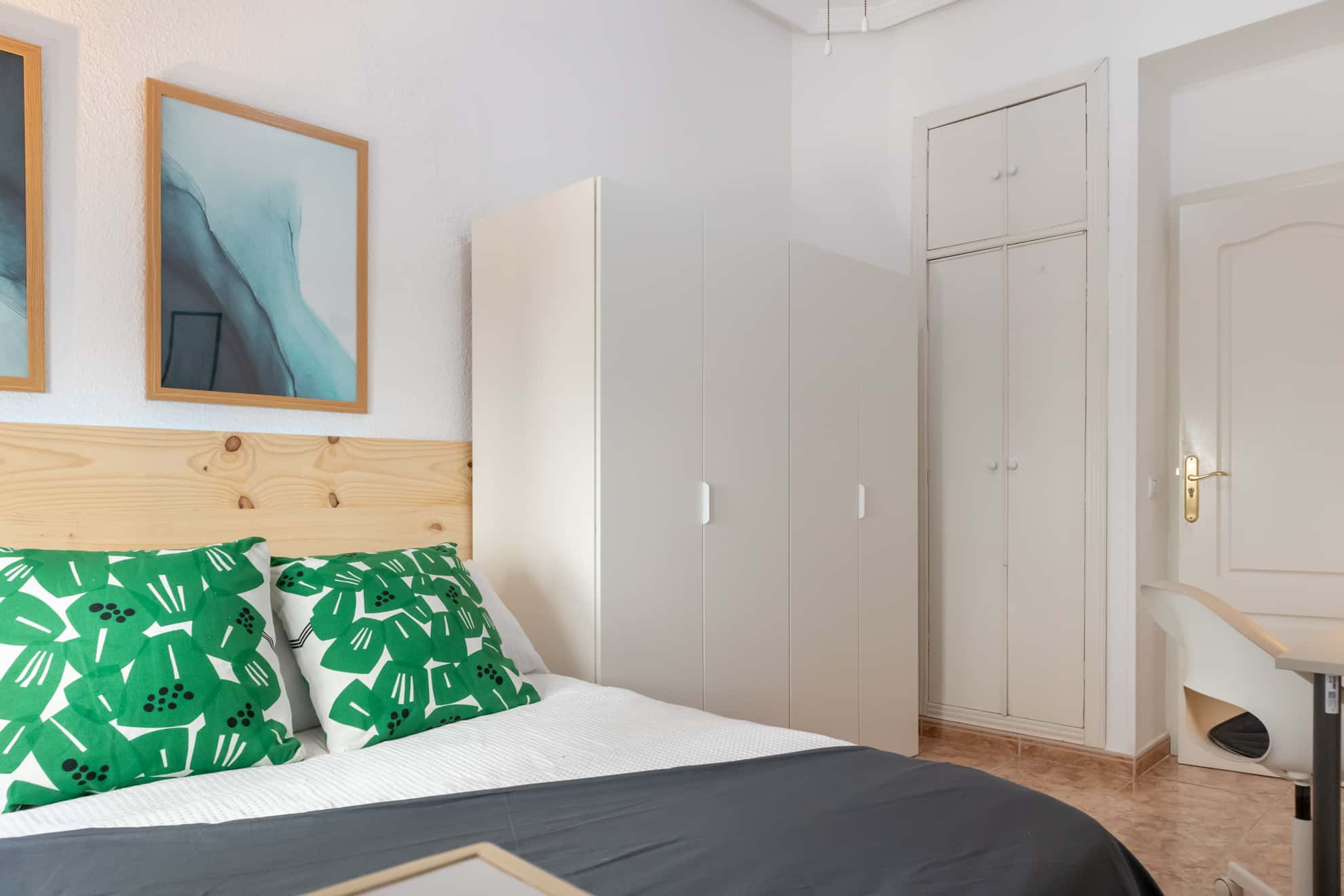 Habitacion privada en calle Dos Hermanas, Madrid