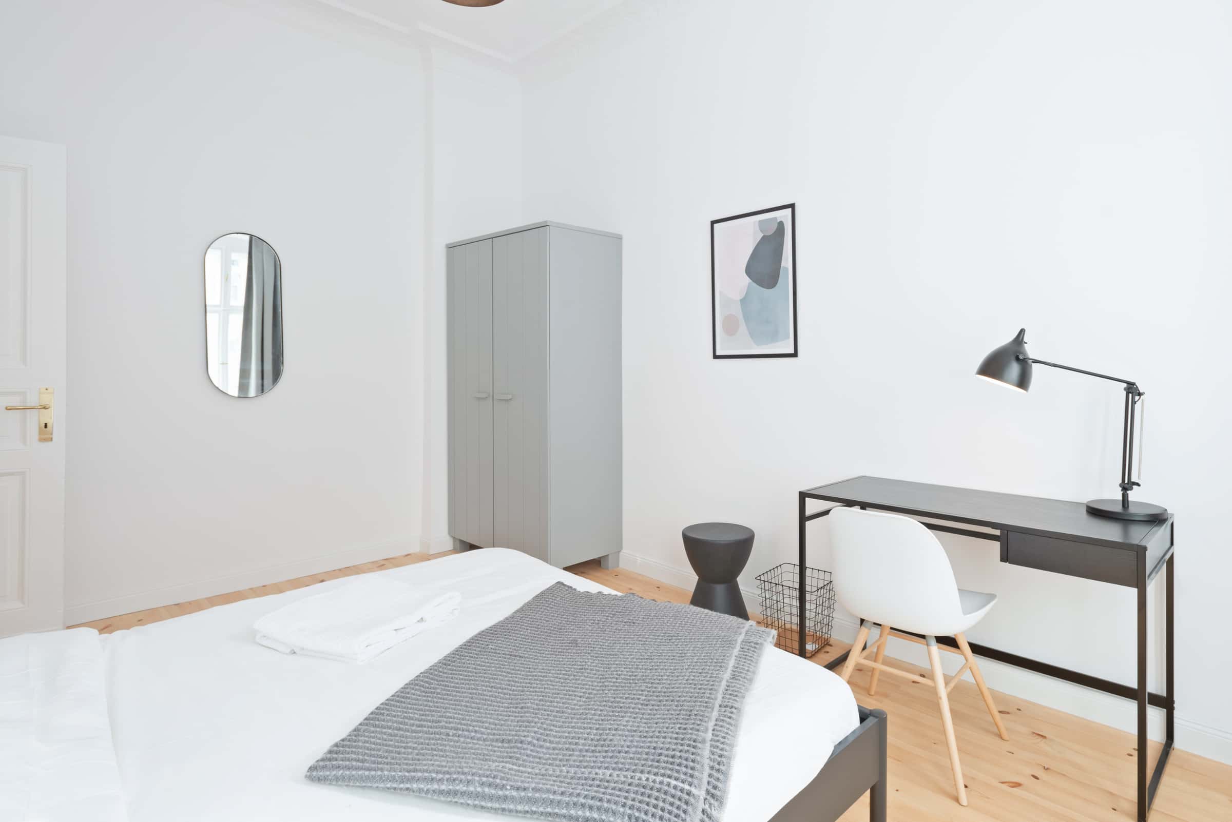Richard-Sorge-Strasse 25DE-01-061-002H 1