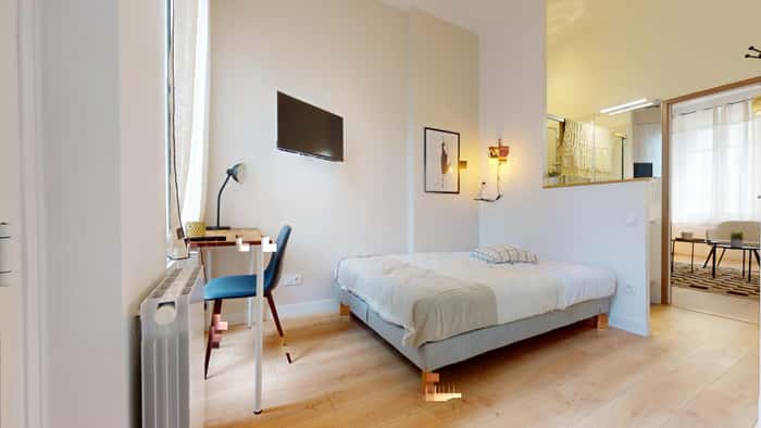 Listing photo thumbnail