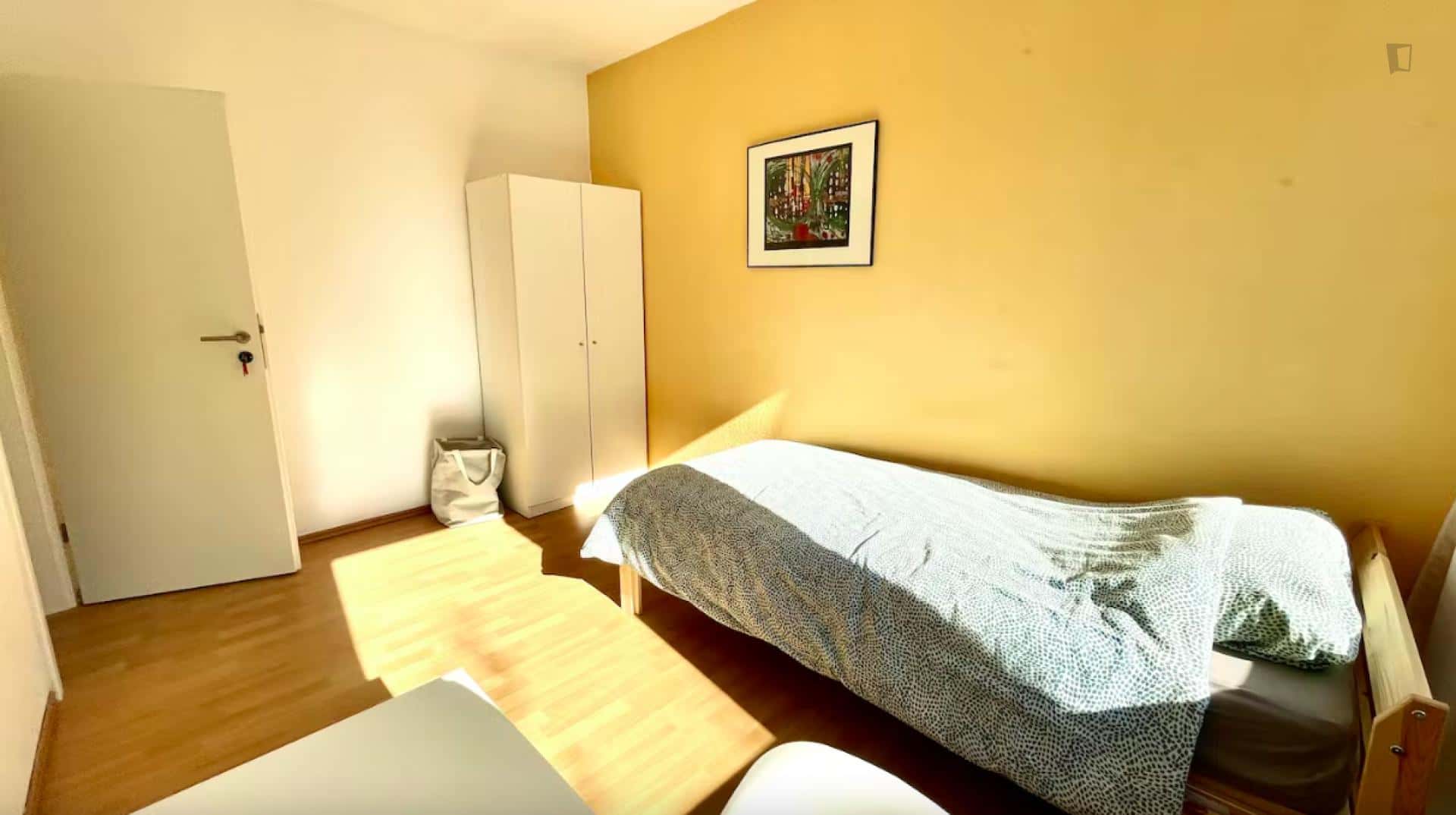 Room in Friedrich-Ebert-Straße, Bremen with 5 bedrooms - Photo 2