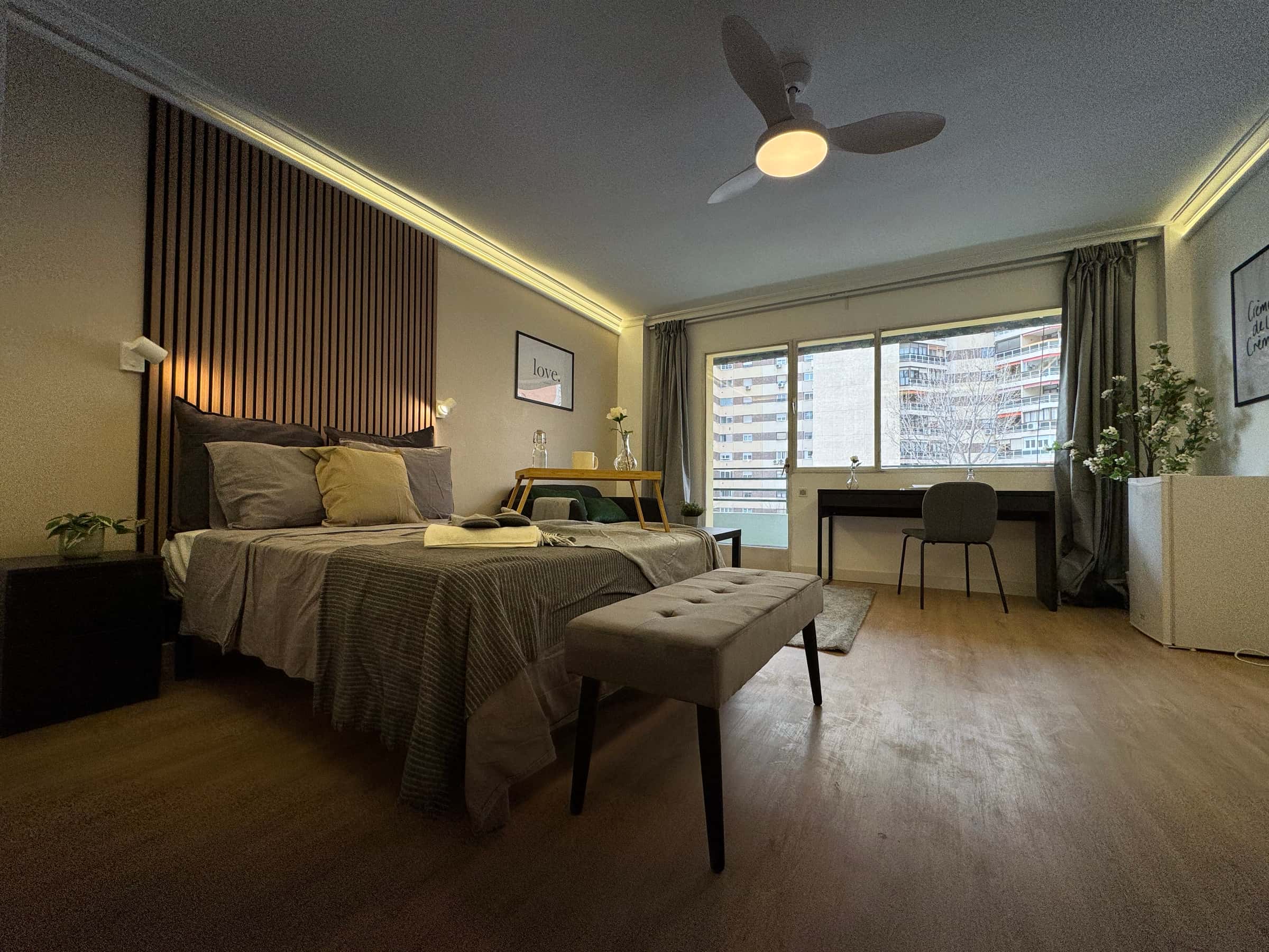 Zimmer in Plaza Villafranca de los Barros, Madrid für 100 m² mit 5 Schlafzimmer