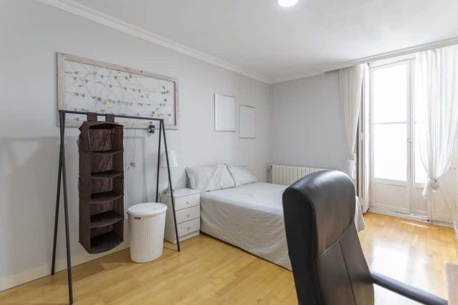 Habitación en piso de 5 habitaciones en Ciutat Vella