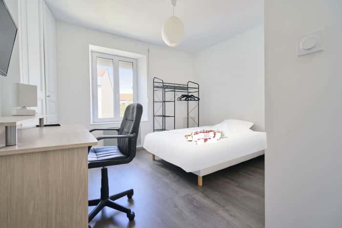 Listing photo thumbnail