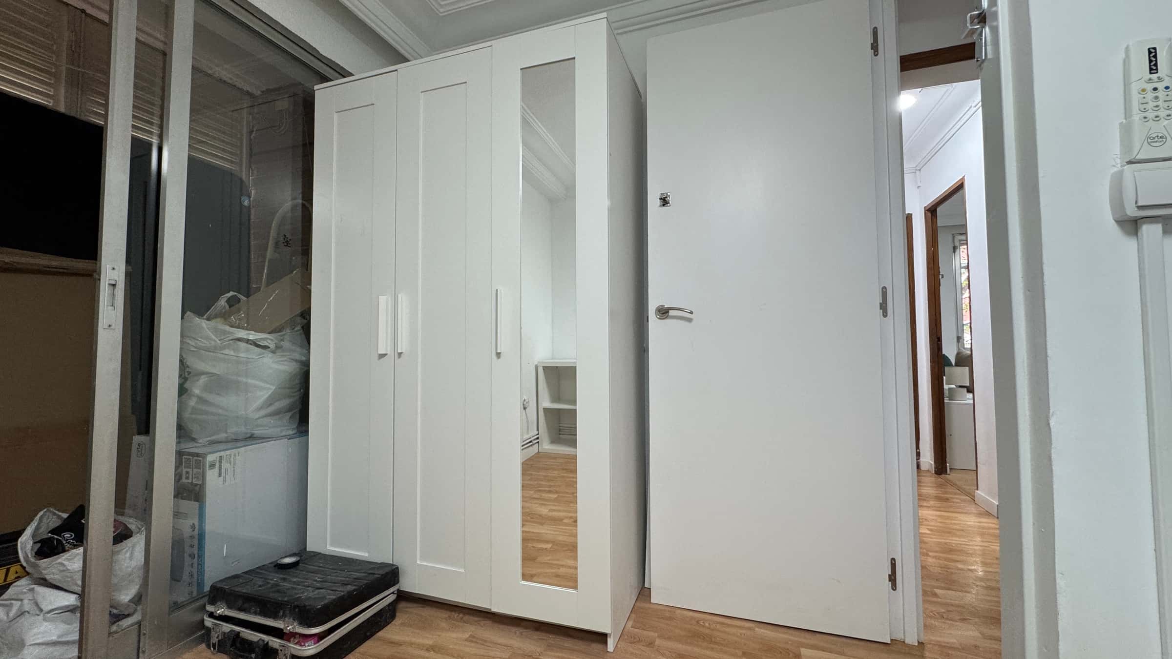 Chambre dans Avenida de Moratalaz, Madrid pour 80 m² avec 4 chambres
