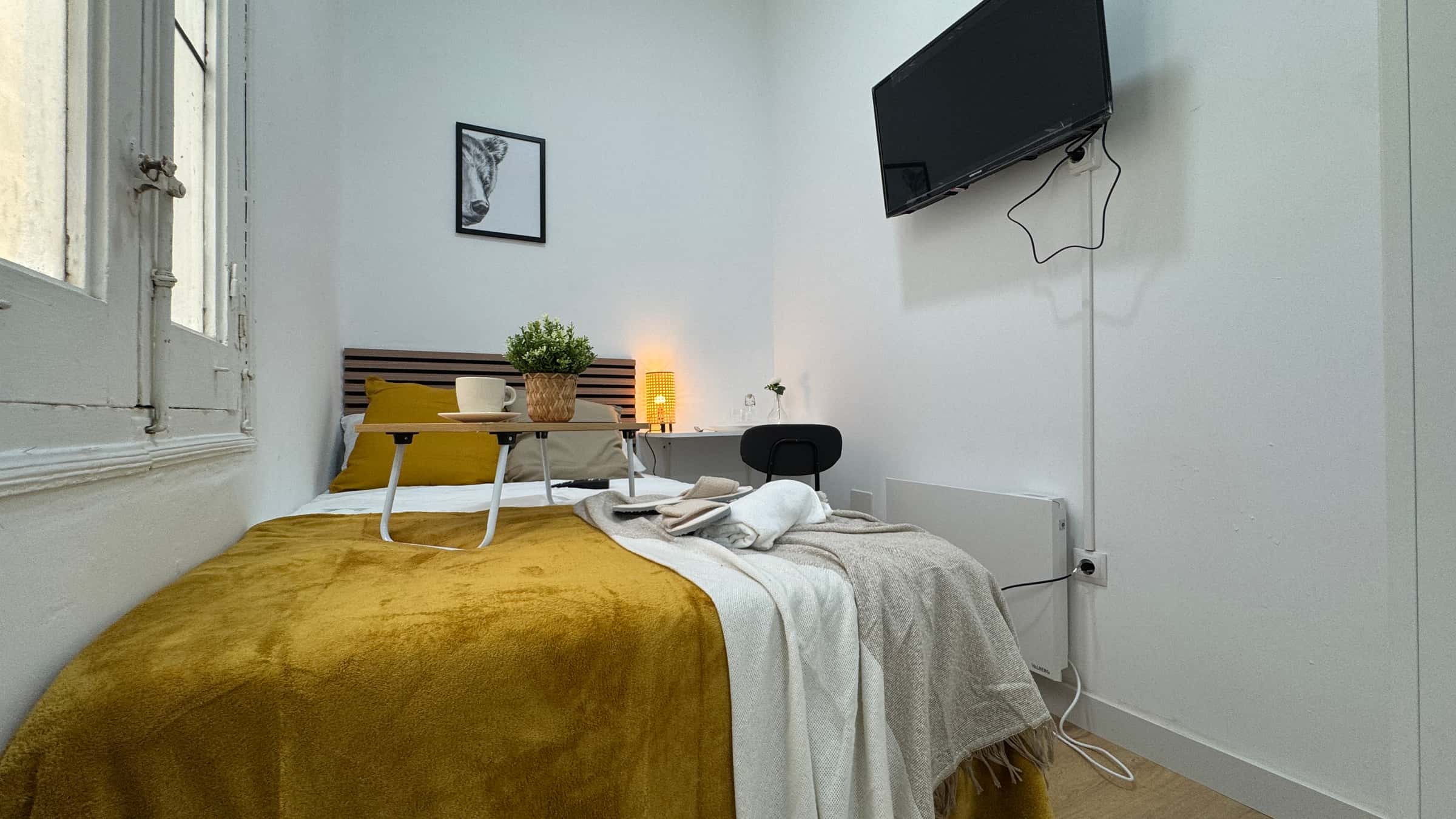 Habitación en Calle de Caravaca, Madrid para 64 m² con 4 dormitorios (1H4)