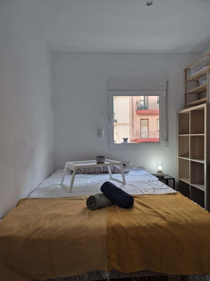 Habitación en piso de 4 habitaciones en Camins Al Grau