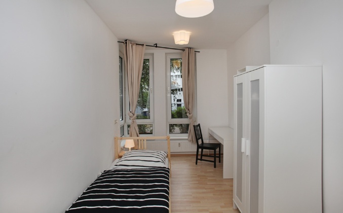 Listing photo thumbnail