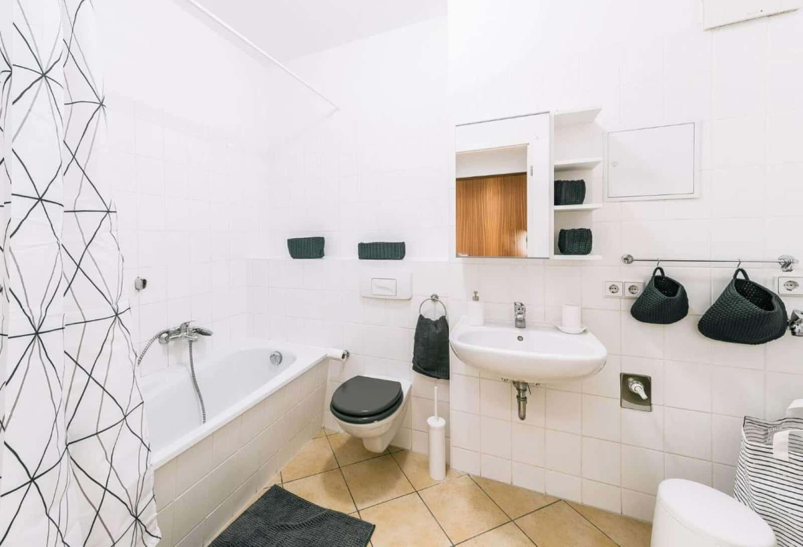 Studio for rent in Berlin, bills included