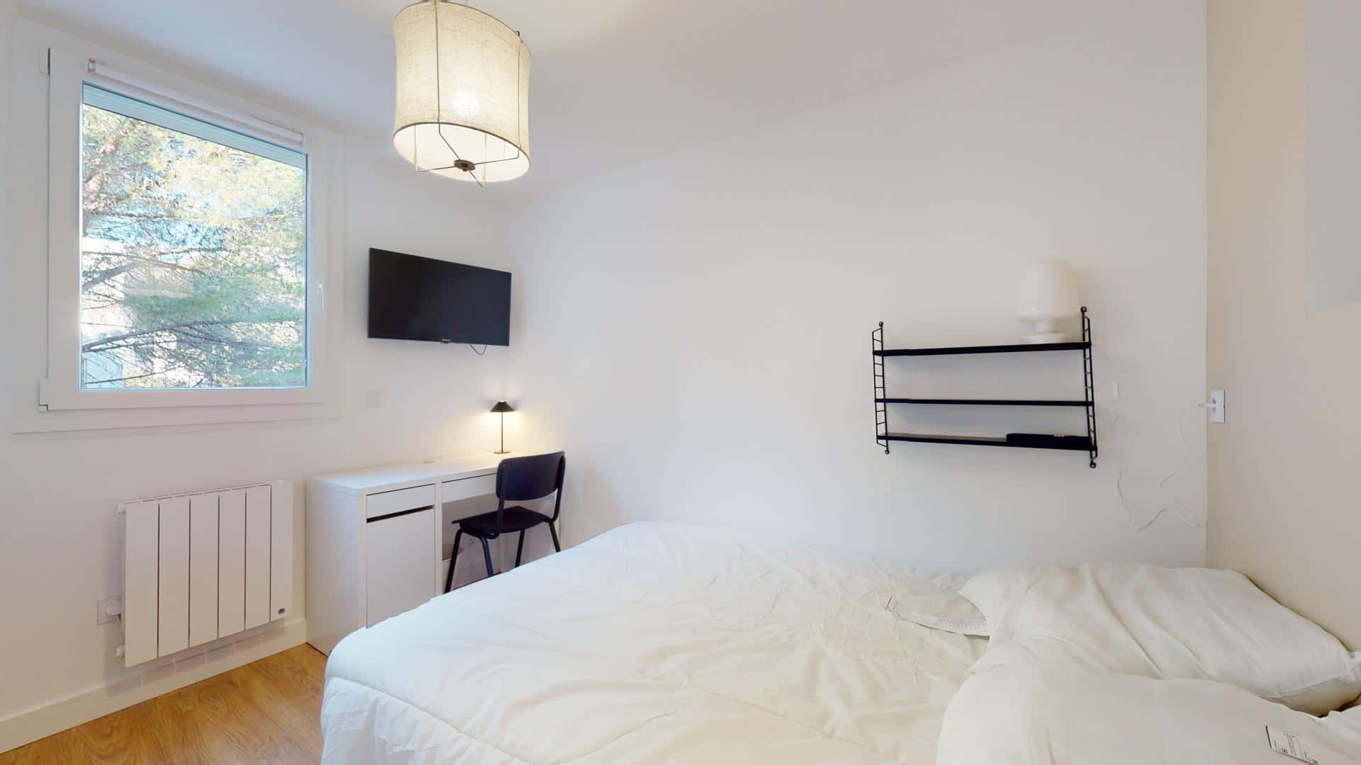 Chambre 1 - MOURGUES D