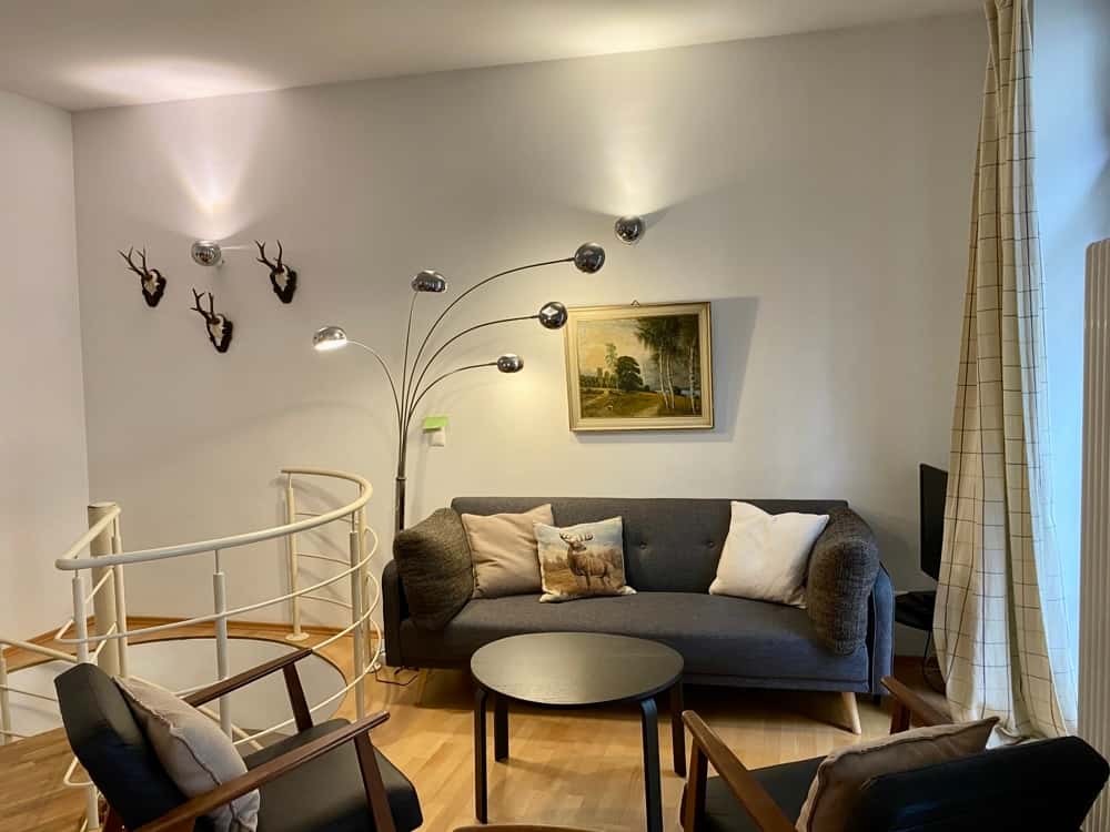 Angi: Drei Zimmer, zwei Etagen, zwei Balkone, zwei Badezimmer 1