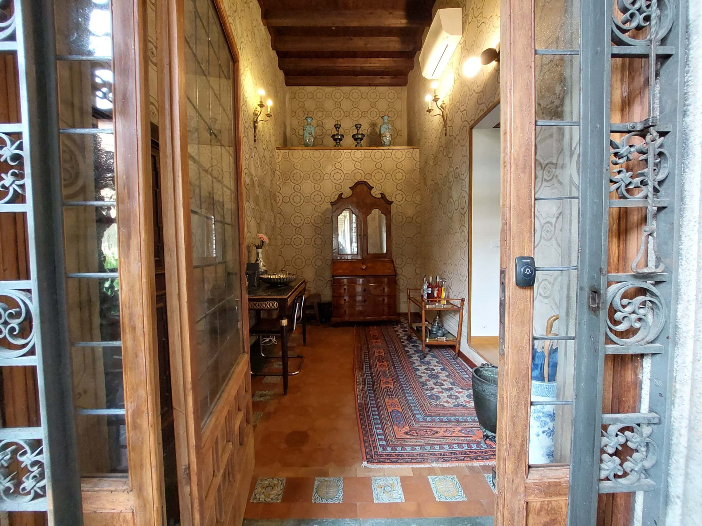 Wohnung in Via Cappuccio, Milano für 77 m² mit 1 Schlafzimmer