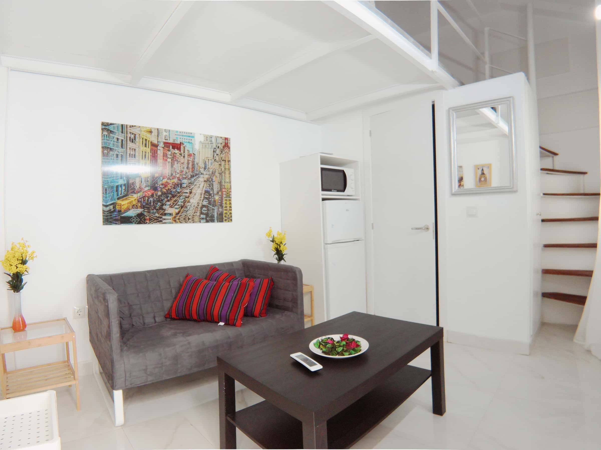 Room Calle Almendrales
