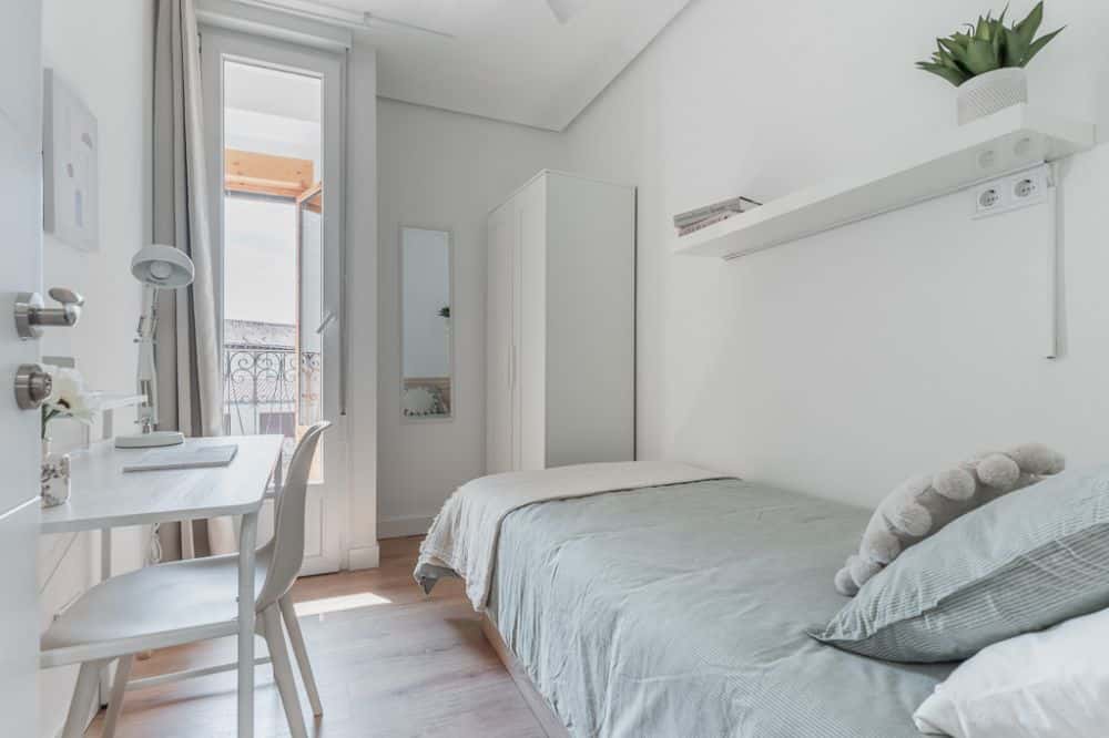 Habitación moderna en la calle Redondilla