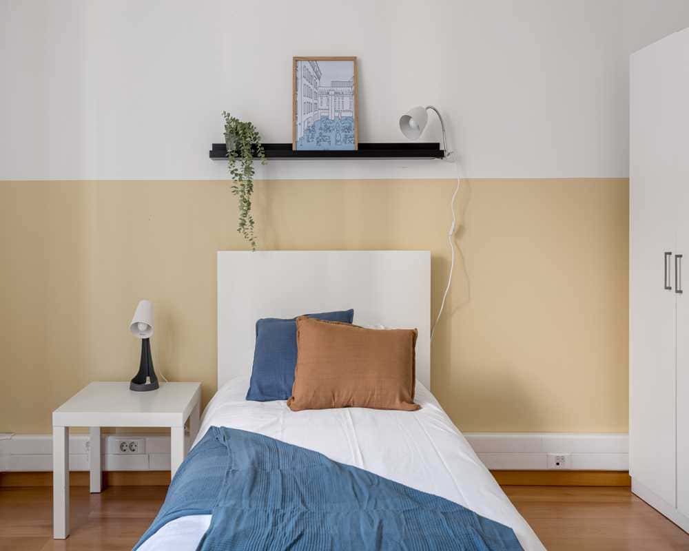 Cosy room in a 13-bedroom apartment in Arroios, Lisbon - Room 3
