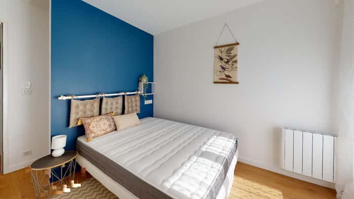 Listing photo thumbnail