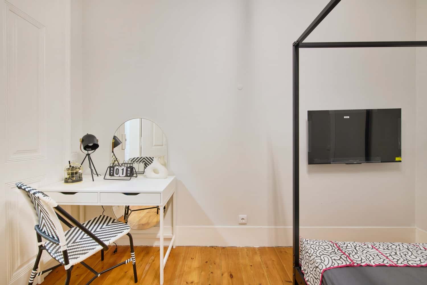 Room 6  - 94. Largo Vitorino Damasio 2 2E