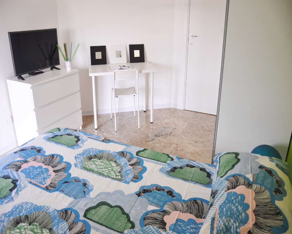 Special Offer: Stanza in Viale Molise