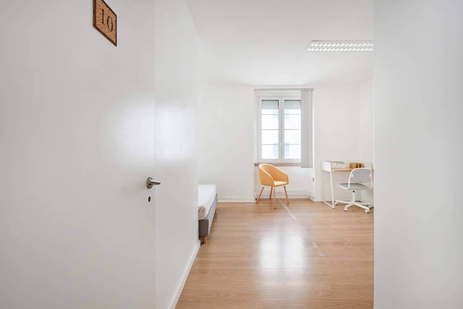 Room 10 - 38. Sidonio Pais 24 1D