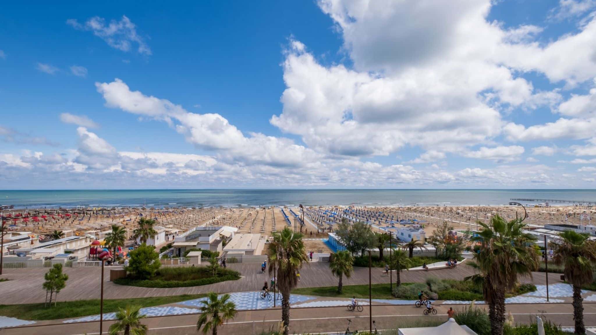 Monolocale con garage fronte mare -La Dolce Vita