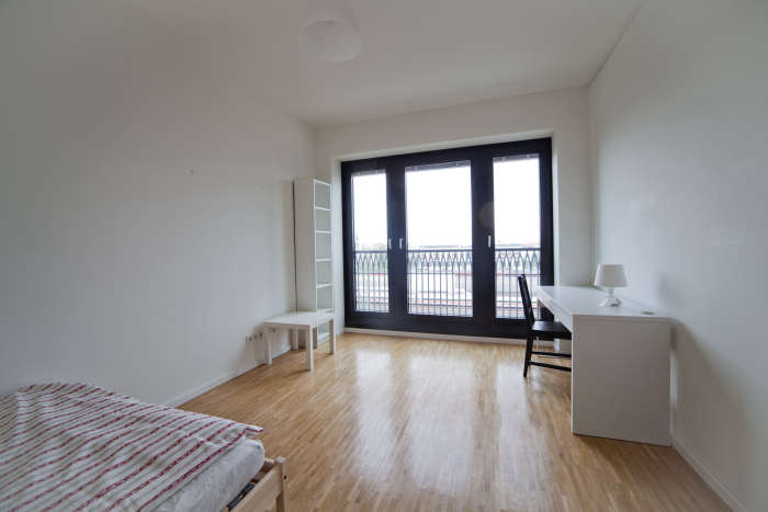 Listing photo thumbnail