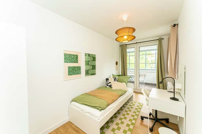 Listing photo thumbnail