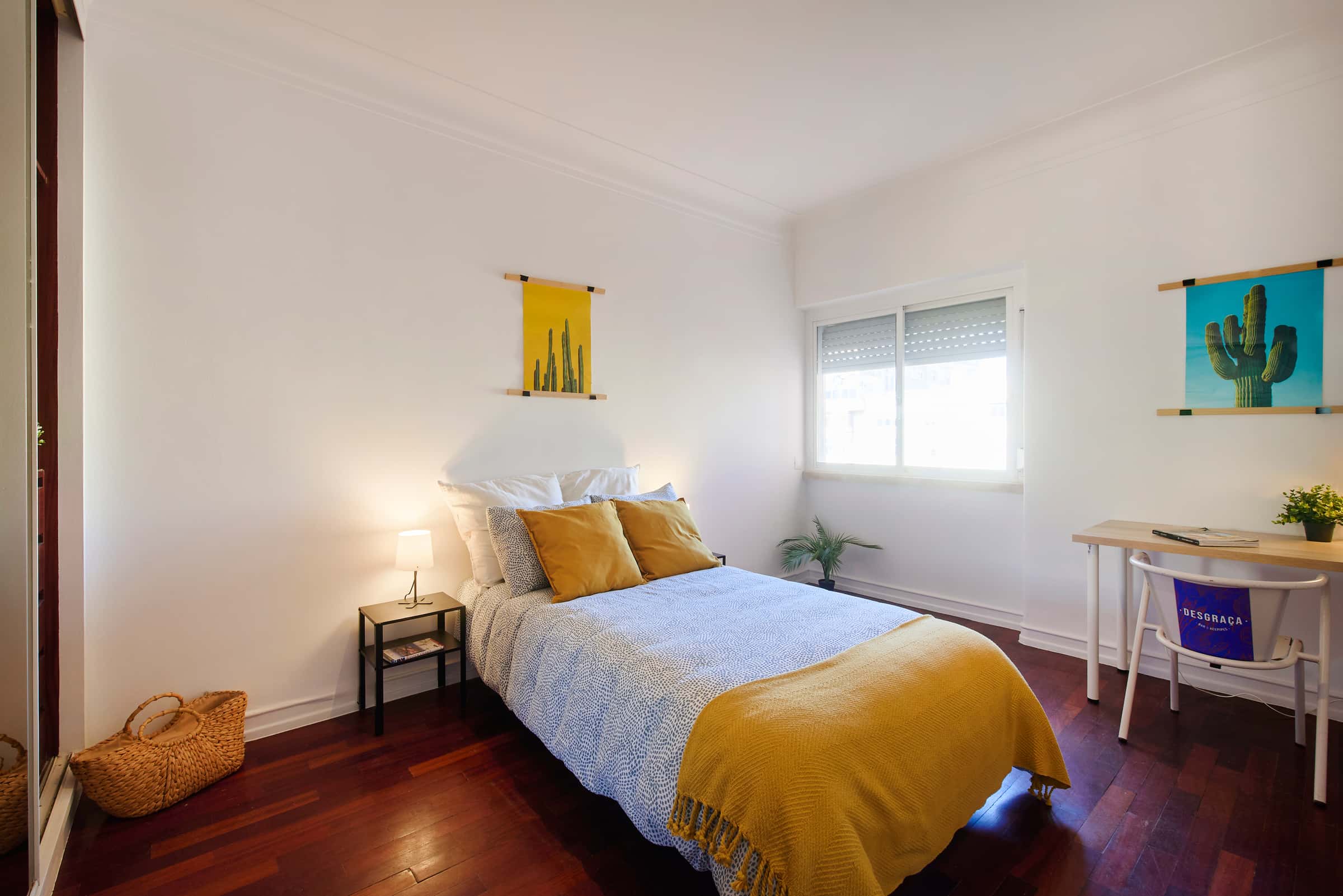 Bedroom in a 5-bedroom apartment in Lisbon - Room 2