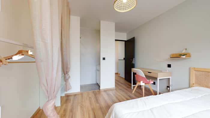 Listing photo thumbnail