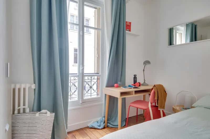 Room in Avenue Gambetta, Paris for 100 m² with 4 bedrooms