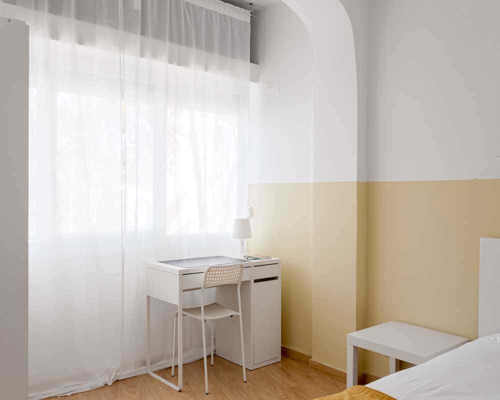 Comfortable room in 8-bedroom apartment in Benfica, Lisbon - Room 2