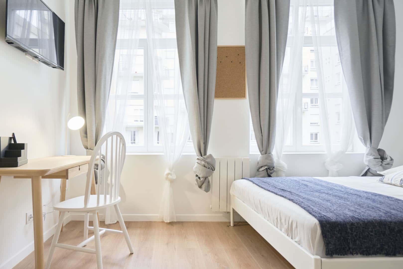 Chambre 6 - MOLINEL C