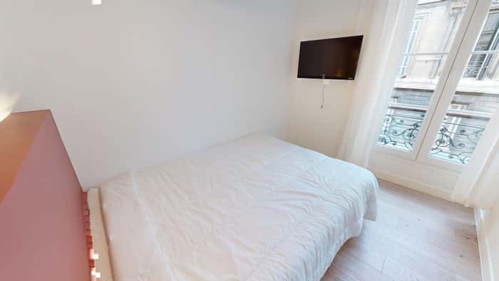 Listing photo thumbnail