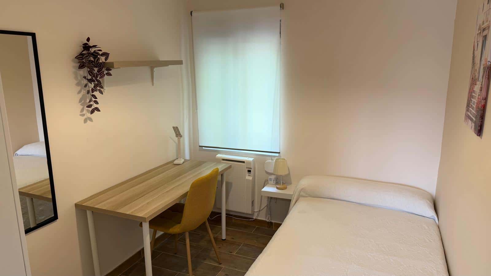 Habitación en Calle de Jacinto Benavente, Valladolid para 60 m² con 4 dormitorios